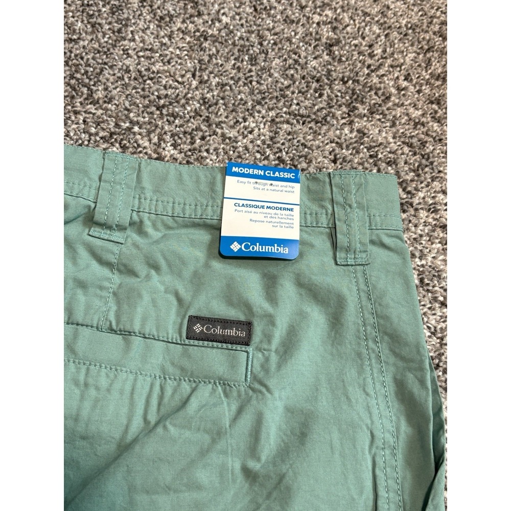 Columbia Mens Modern Classic Shorts Sage Green 40W 10L Outdoor Hiking NWT
